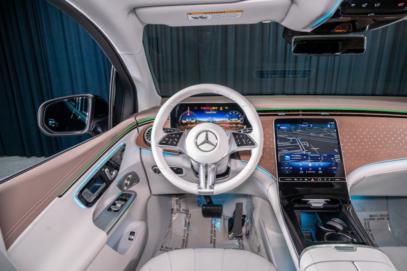 New 2026 Mercedes-Benz EQE 320 4MATIC SUV image 15