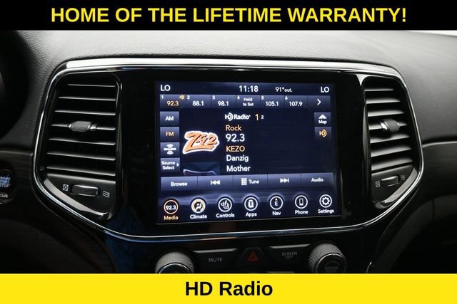 Used 2020 Jeep Grand Cherokee Altitude AWD/4WD image 25