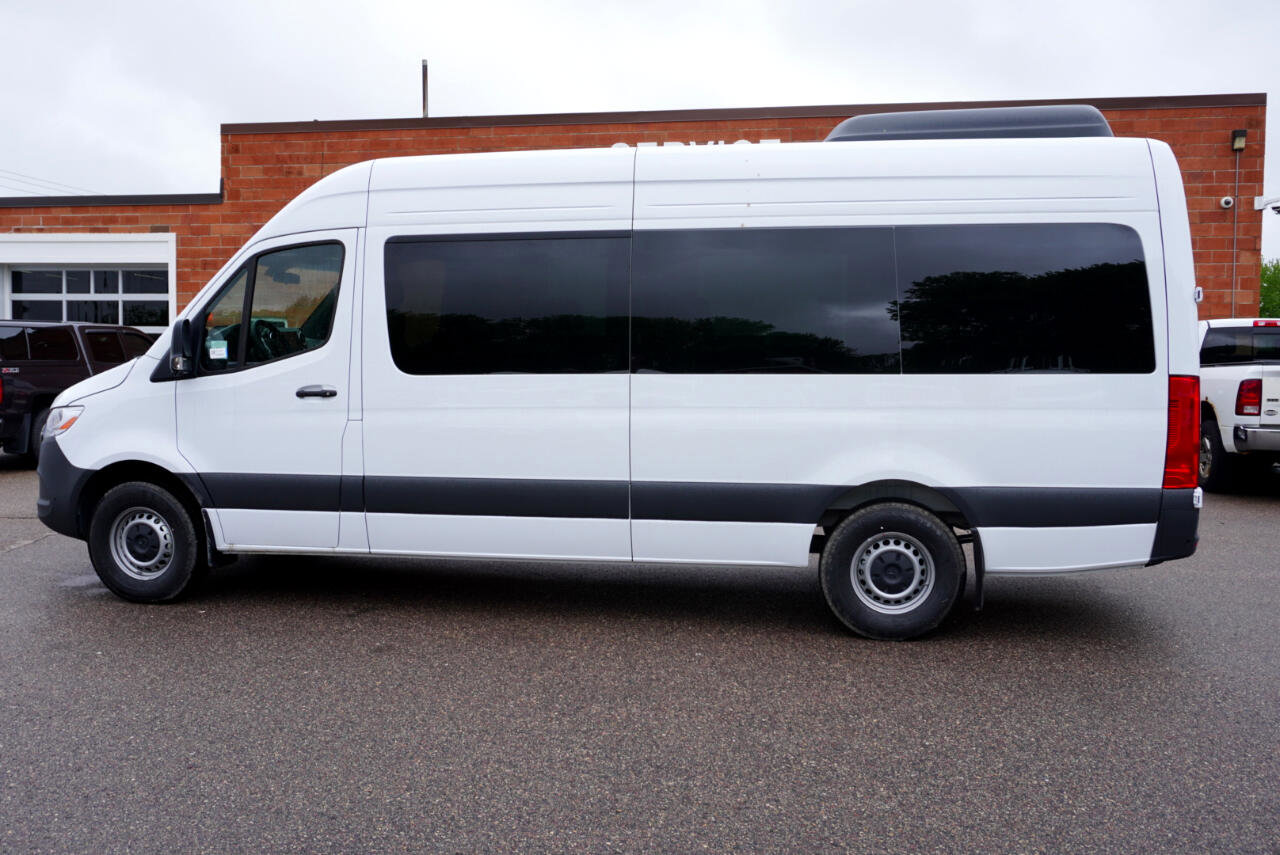 Used 2025 Mercedes-Benz Sprinter 2500 image 2