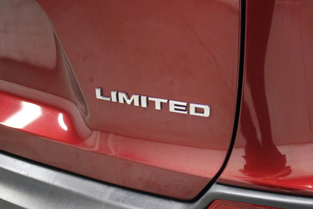 Used 2020 Jeep Cherokee Limited w/ Technology Group image 40