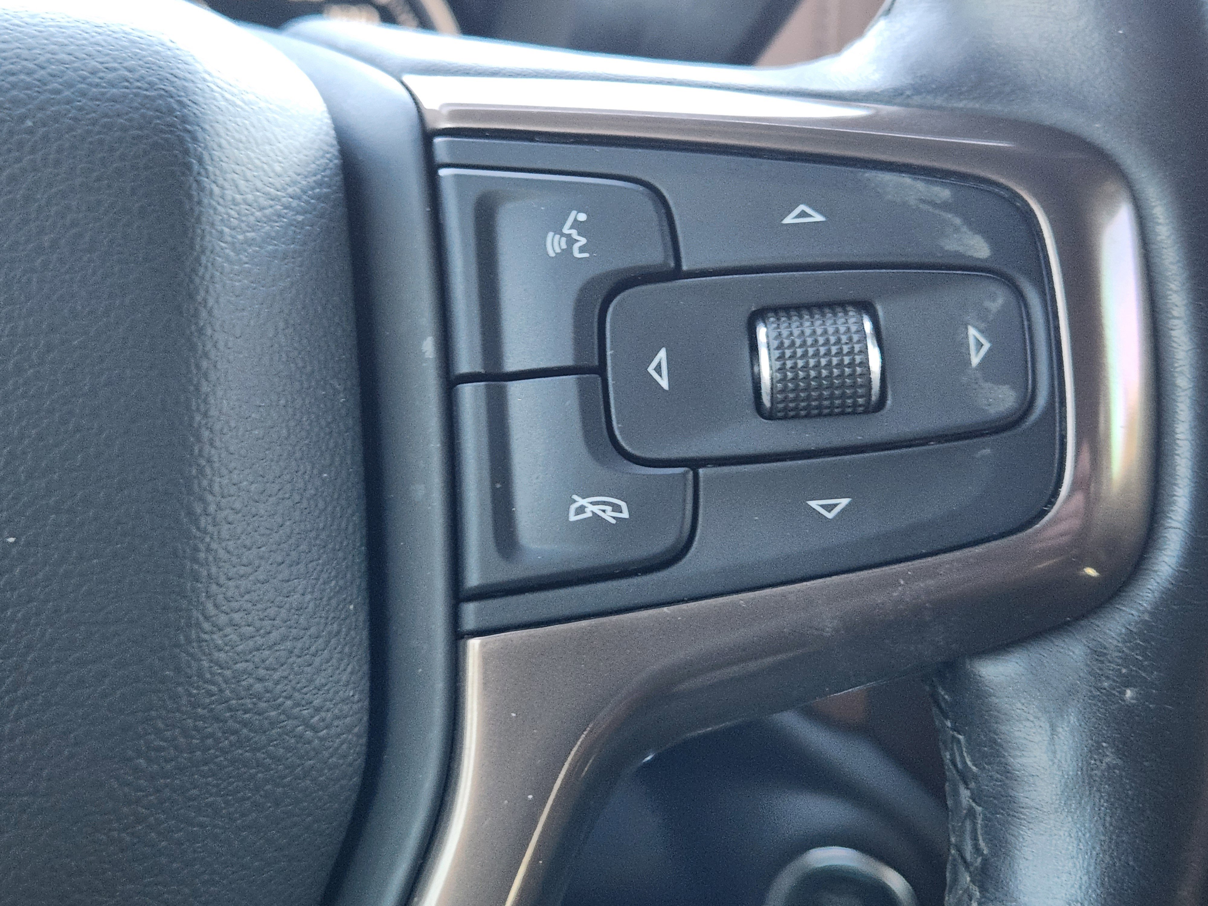 Certified 2020 Chevrolet Silverado 2500 High Country w/ Technology Package image 31