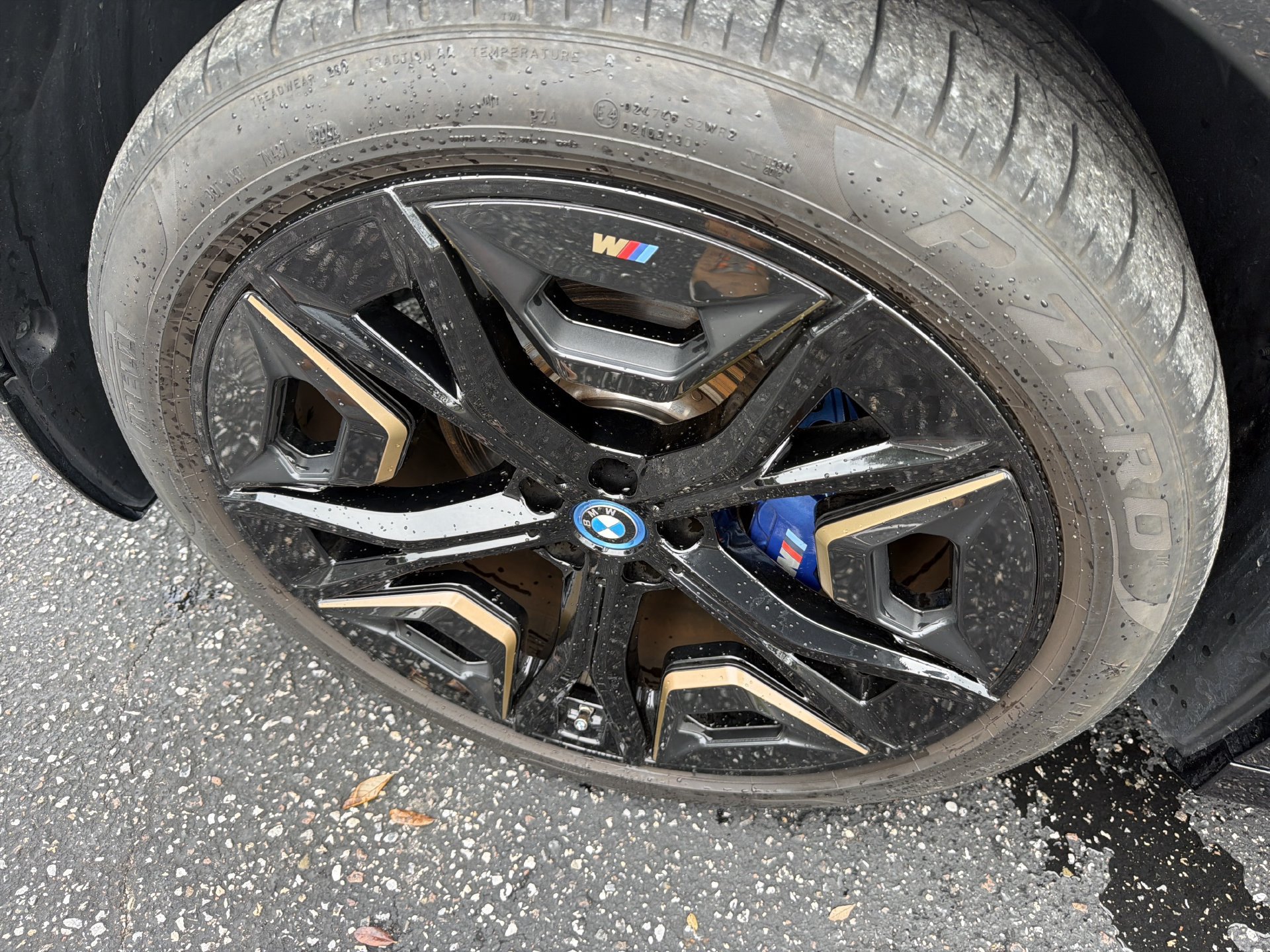 Certified 2023 BMW iX M60 w/ Executive Package AWD/4WD image 10