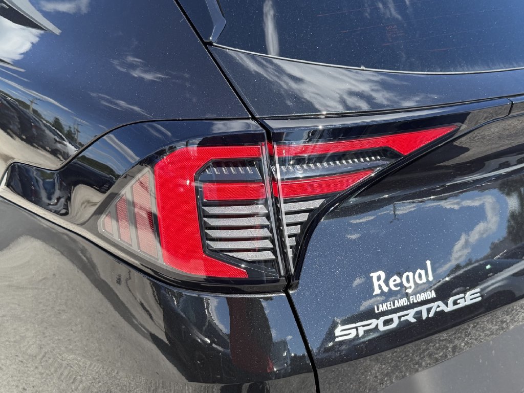 New 2027 Kia Sportage S FWD image 9