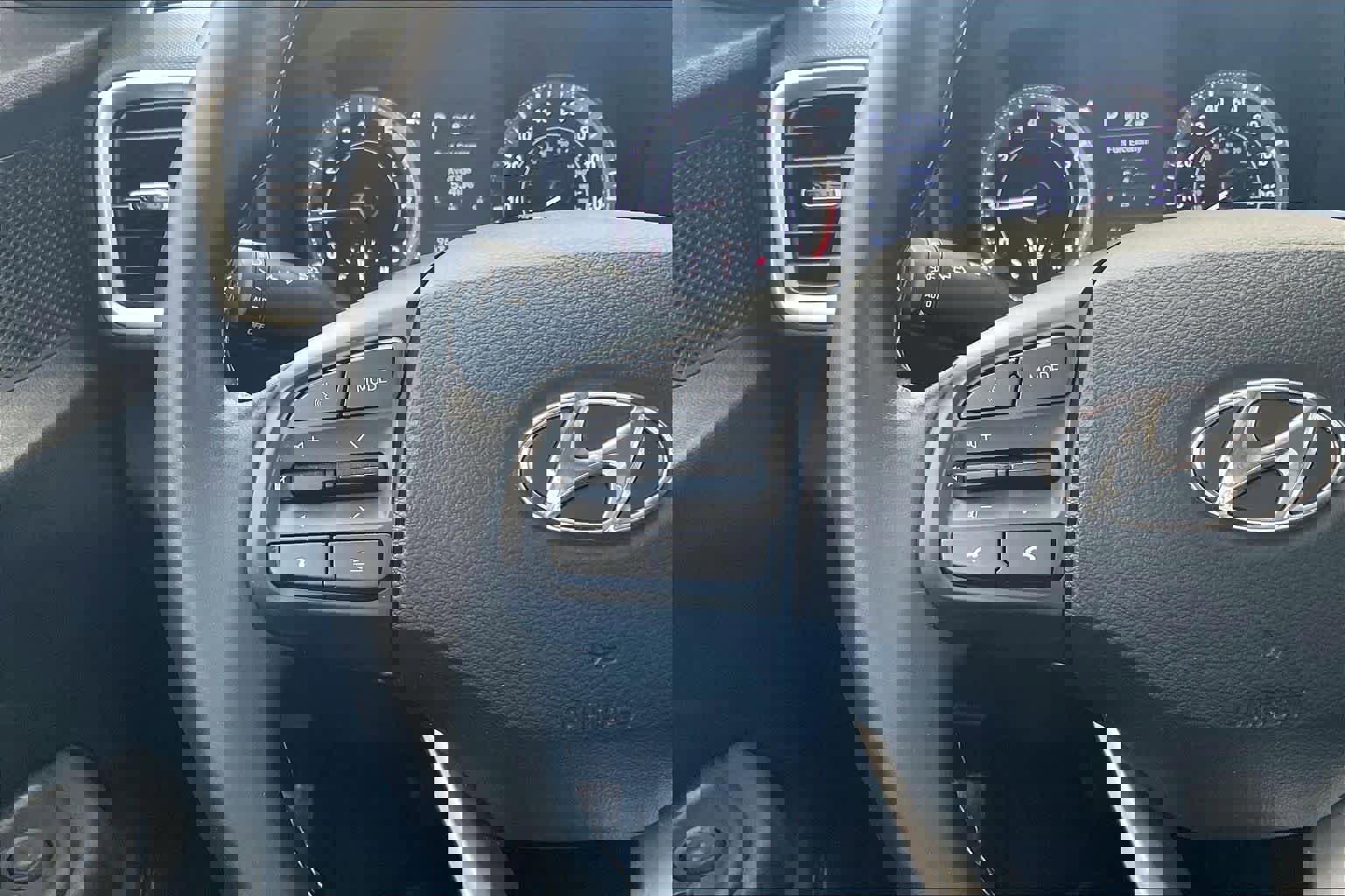 Certified 2021 Hyundai Venue SEL w/ Premium Package FWD image 24