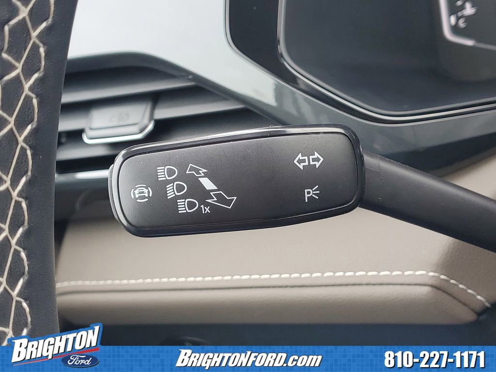 Used 2022 Volkswagen Taos SEL image 20