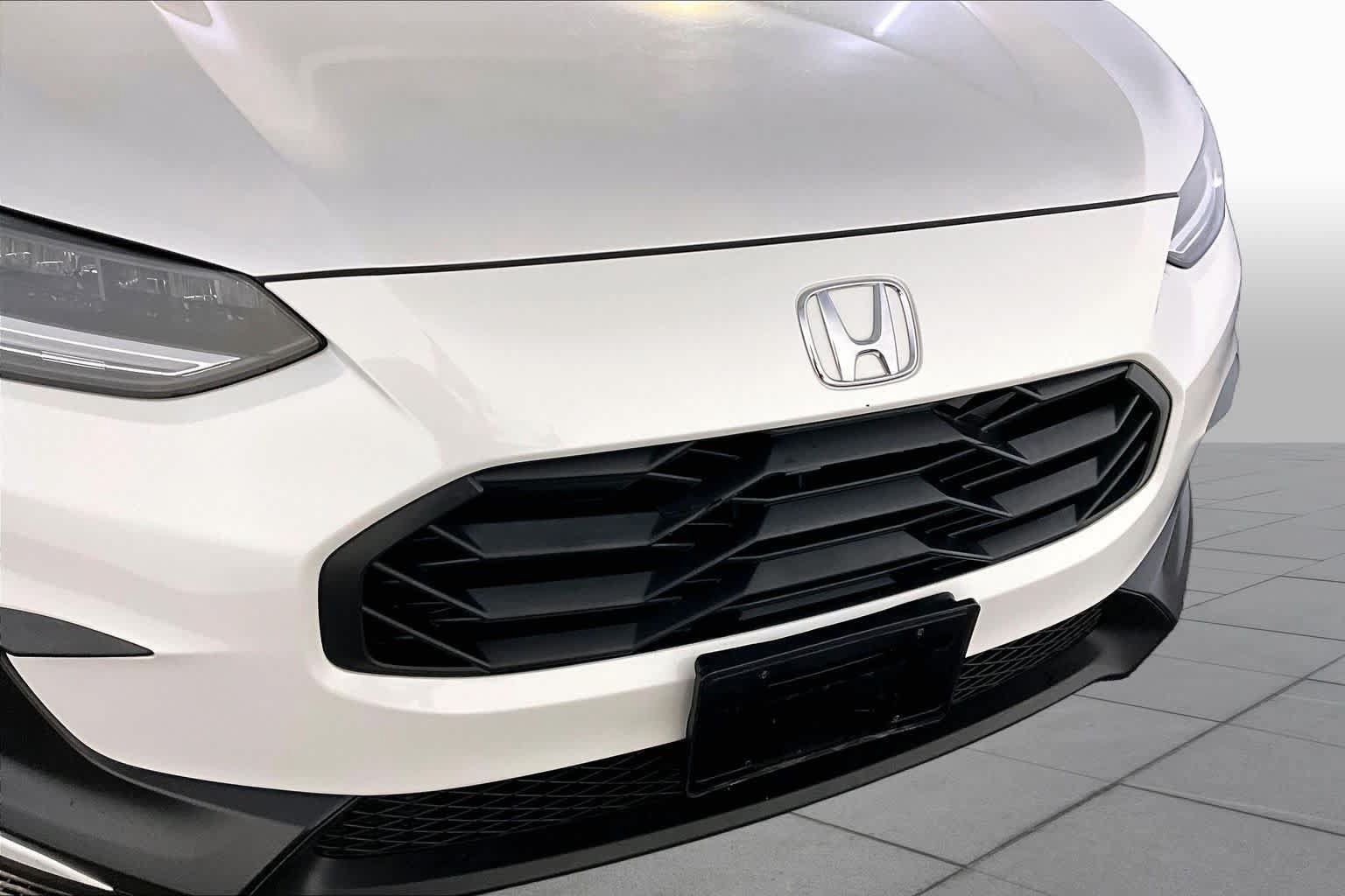 Used 2025 Honda HR-V Sport image 32