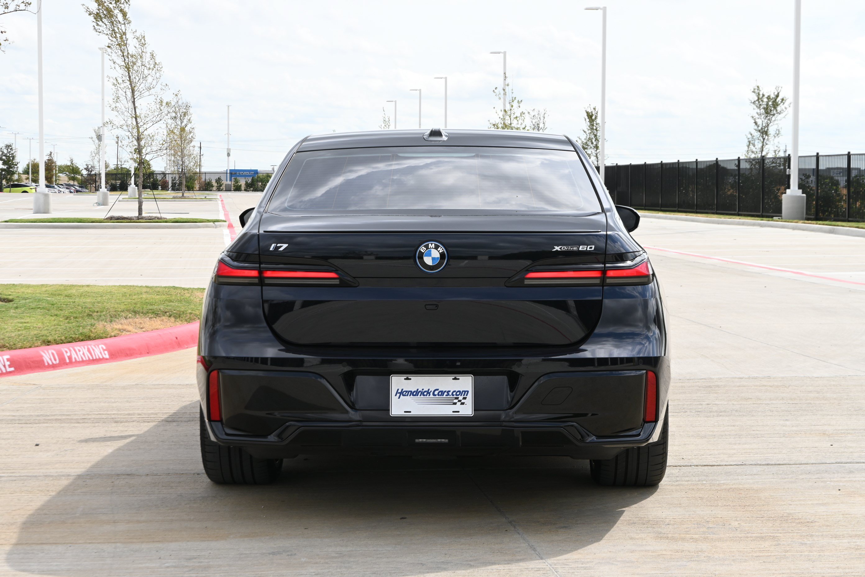 Certified 2024 BMW i7 xDrive60 w/ Executive Package AWD/4WD image 8