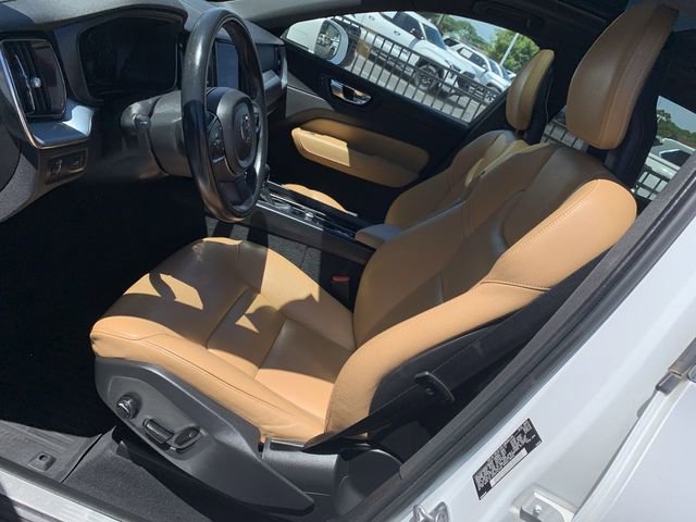Used 2018 Volvo XC60 T6 Momentum w/ Convenience Package AWD/4WD image 18