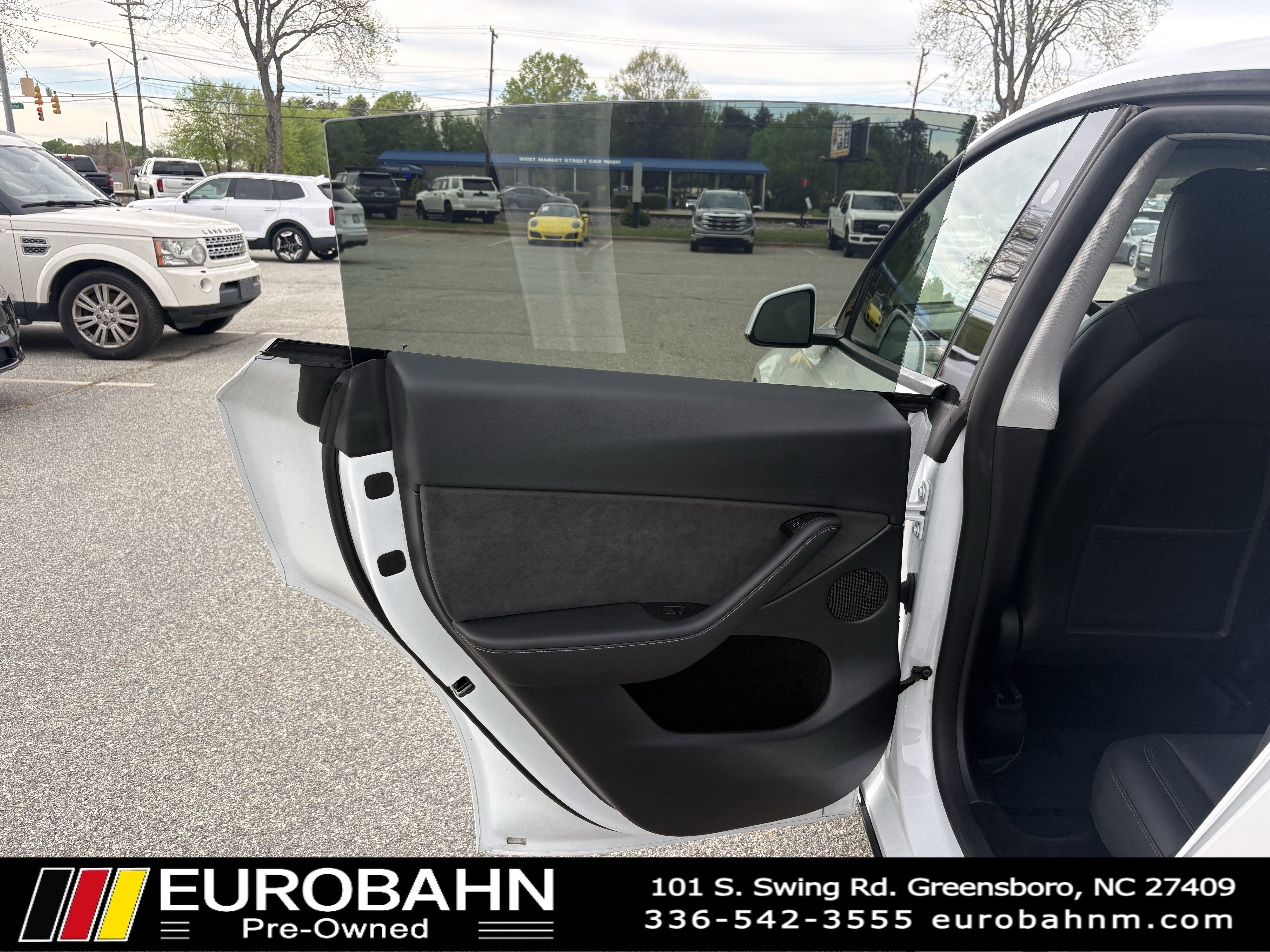 Used 2024 Tesla Model Y Performance image 9