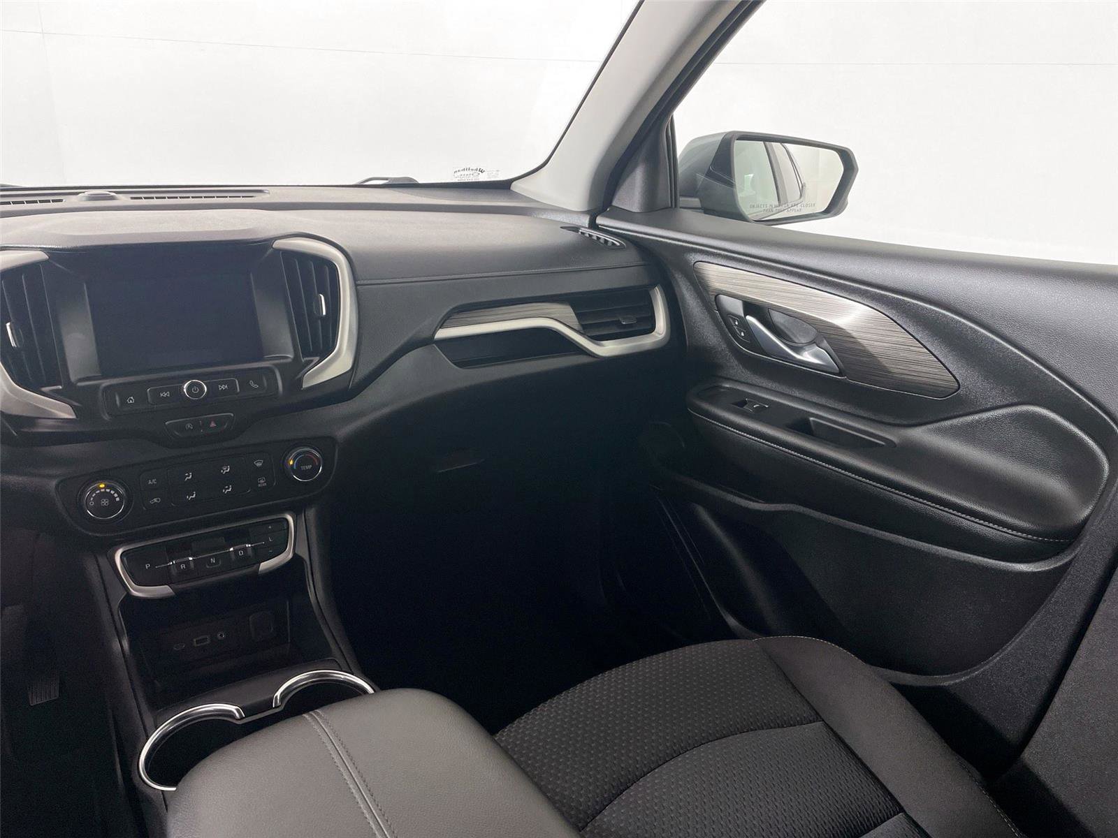 Used 2024 GMC Terrain SLE AWD/4WD image 22