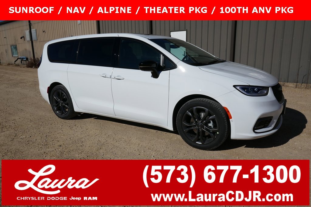 New 2026 Chrysler Pacifica Select