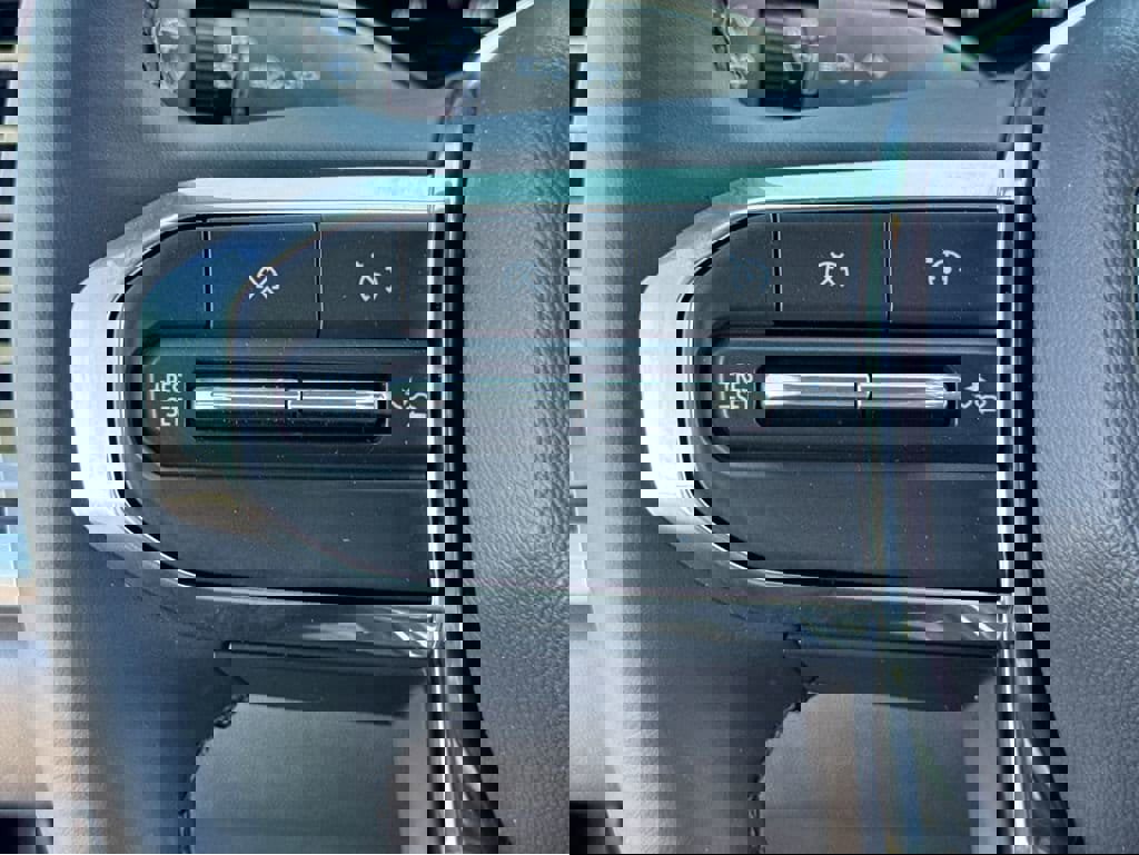 New 2026 GMC Canyon Elevation w/ Convenience Package image 16