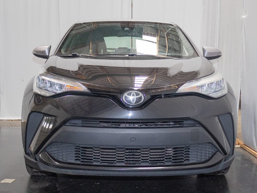Used 2020 Toyota C-HR XLE FWD image 2