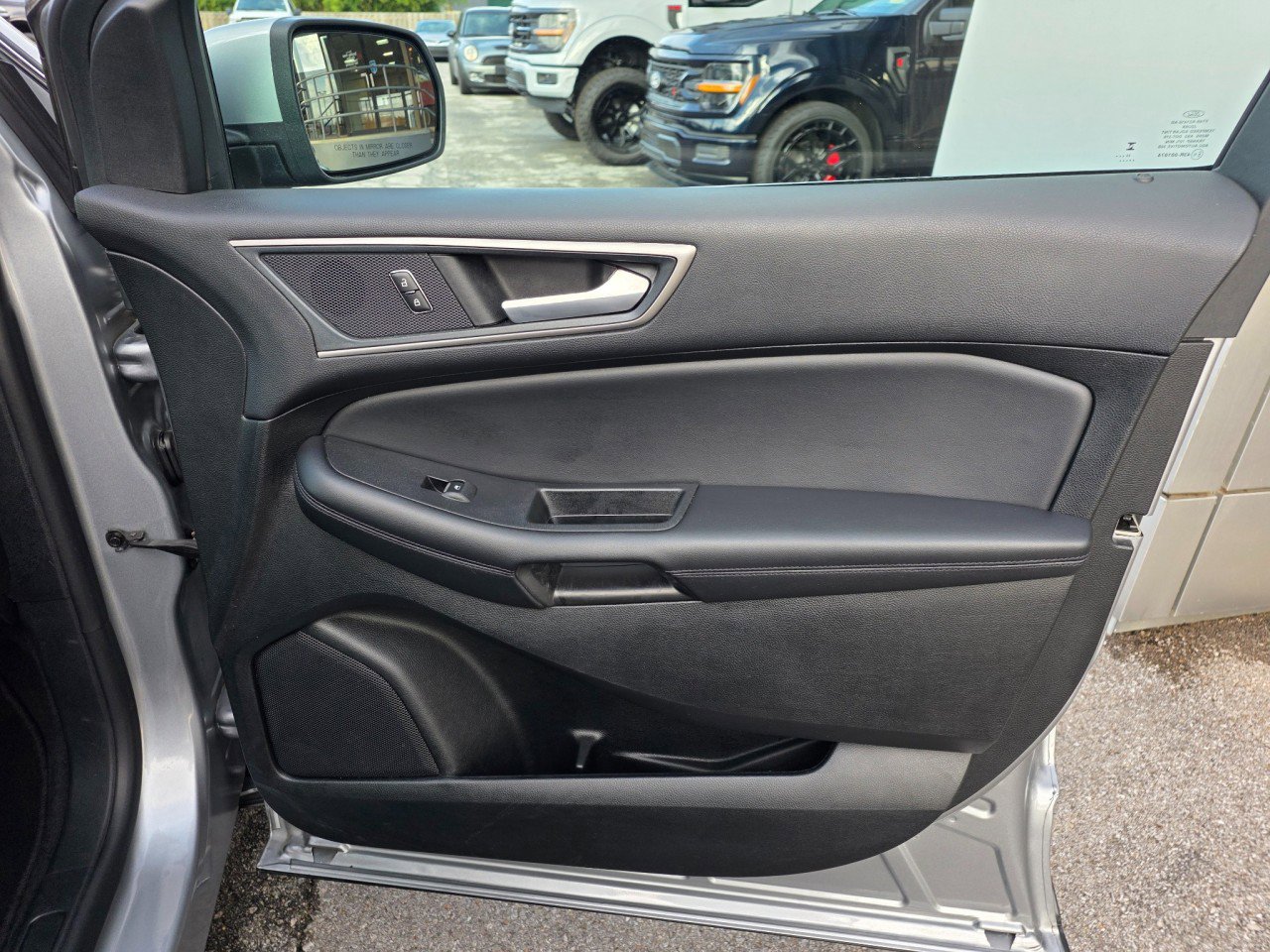 Used 2024 Ford Edge SEL image 15