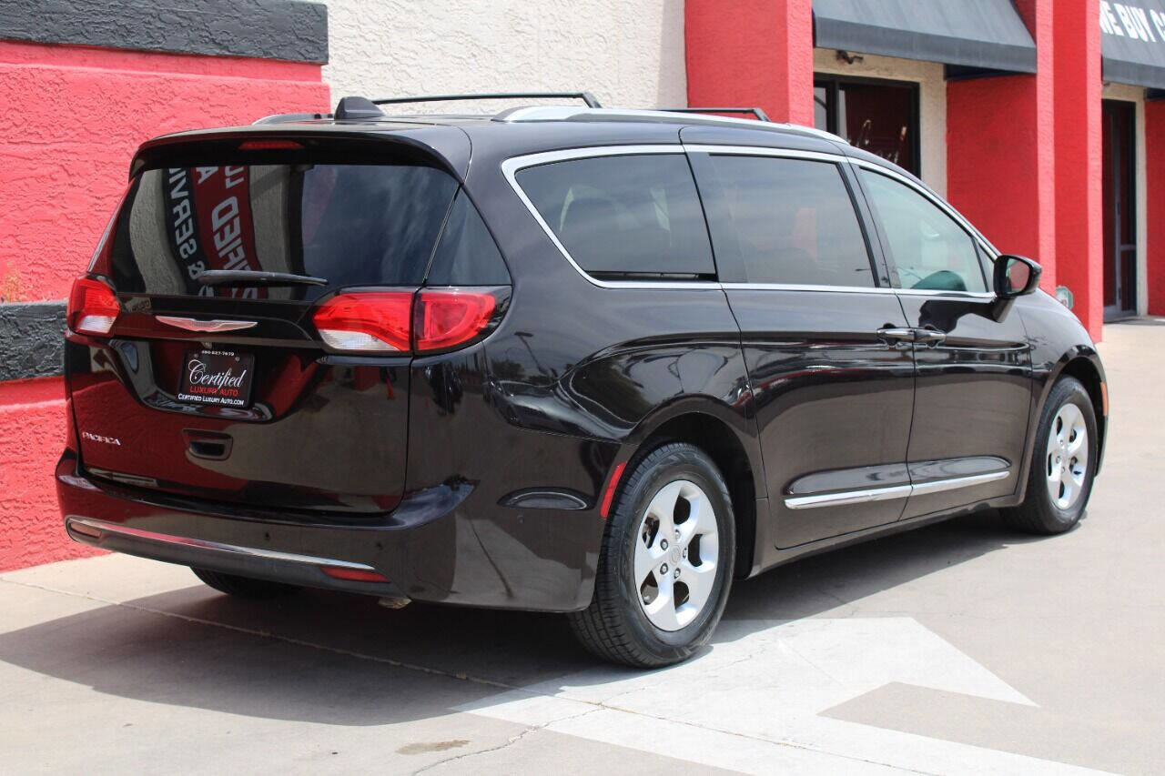 Used 2017 Chrysler Pacifica Touring-L Plus w/ Advanced Safetytec Group image 8