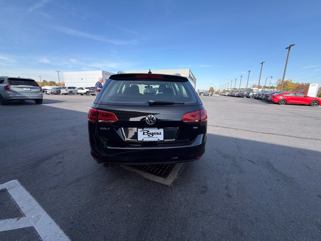 Used 2015 Volkswagen Golf TDI SEL FWD image 3