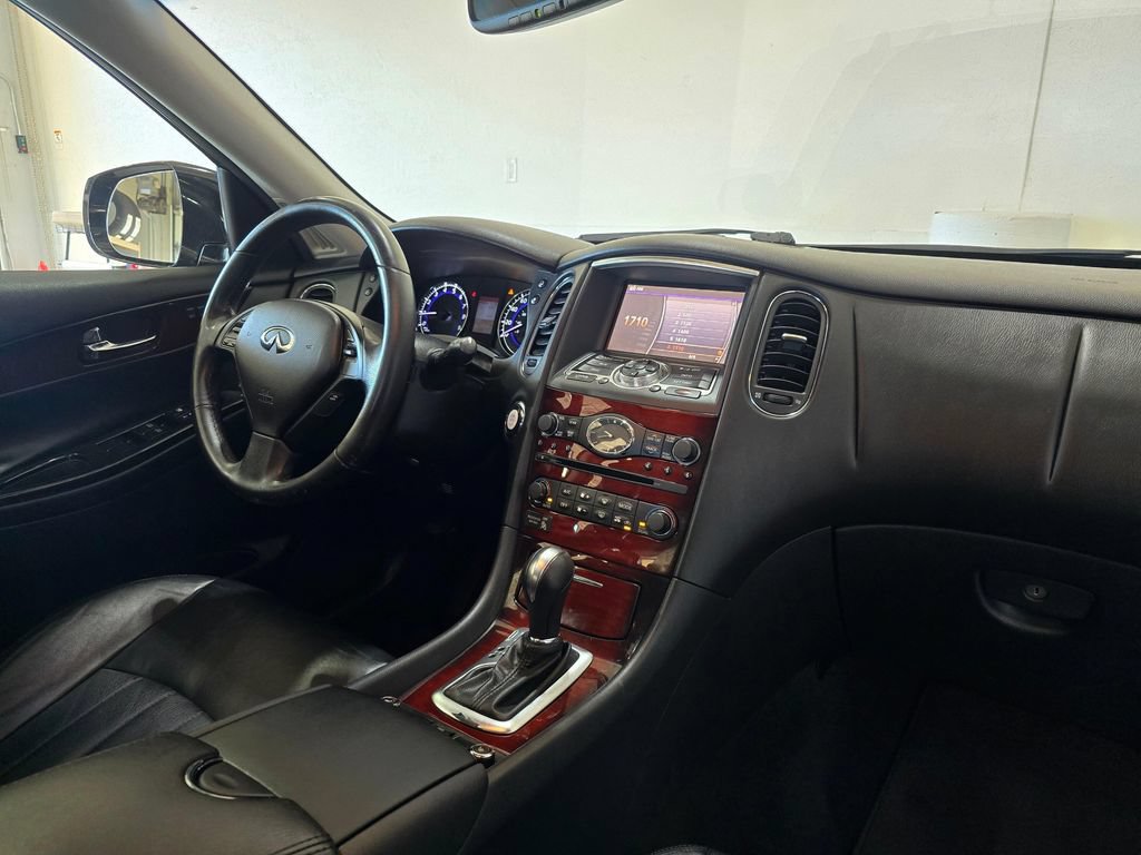 Used 2016 INFINITI QX50 AWD w/ Premium Package image 30
