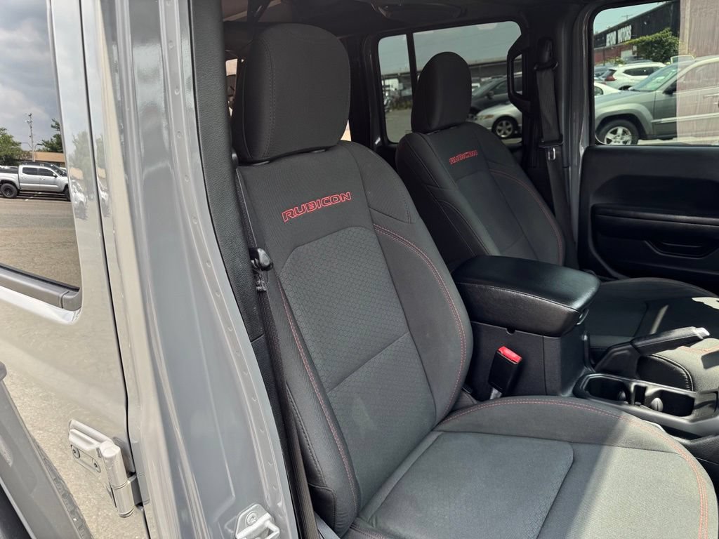 Used 2021 Jeep Wrangler Unlimited Rubicon w/ Xtreme Recon 35" Tire Package AWD/4WD image 26