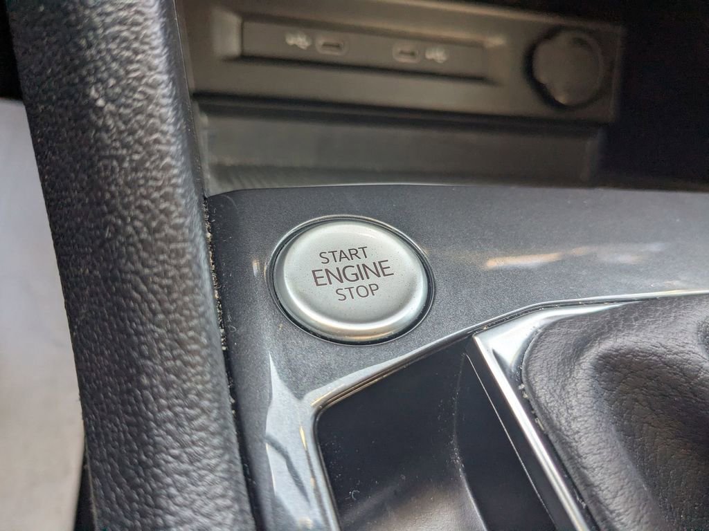 Used 2024 Volkswagen Tiguan Wolfsburg Edition image 20