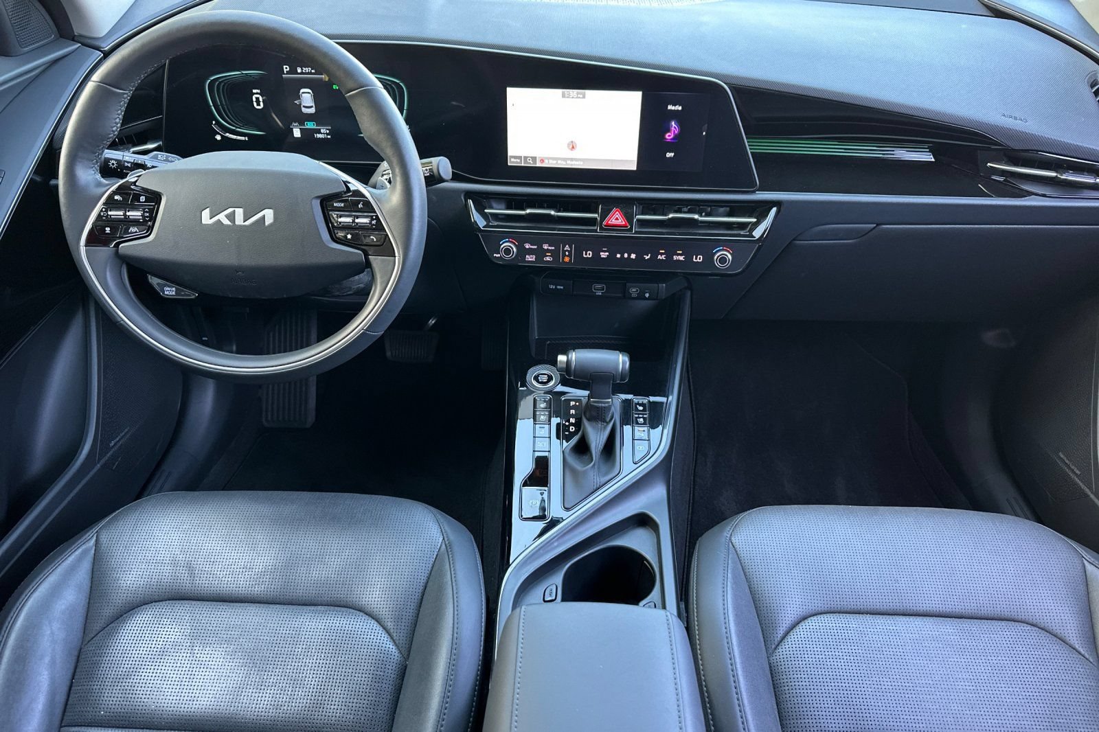 Certified 2024 Kia Niro FWD image 10