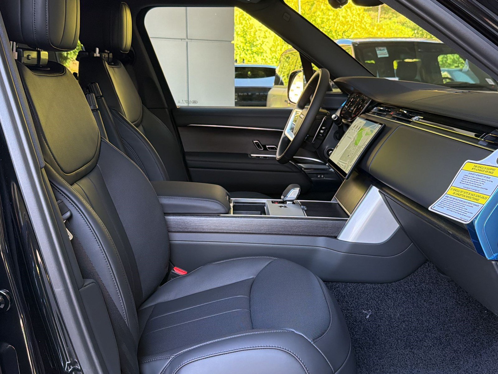 New 2026 Land Rover Range Rover Long Wheelbase SE AWD/4WD image 23