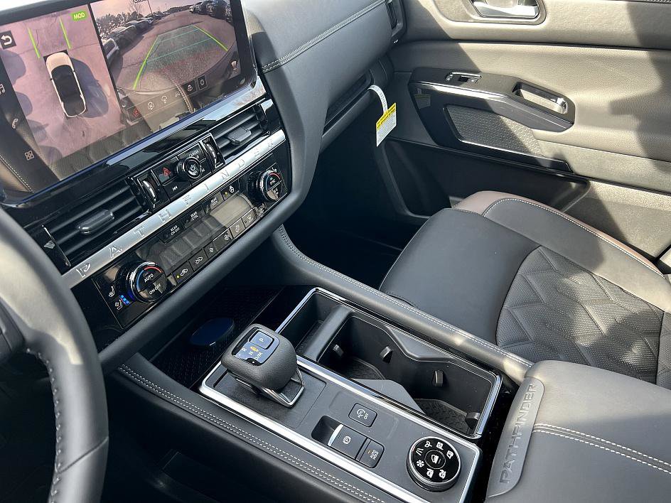 New 2026 Nissan Pathfinder Platinum image 20