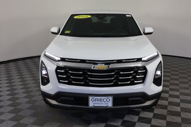 Used 2025 Chevrolet Equinox LT image 3