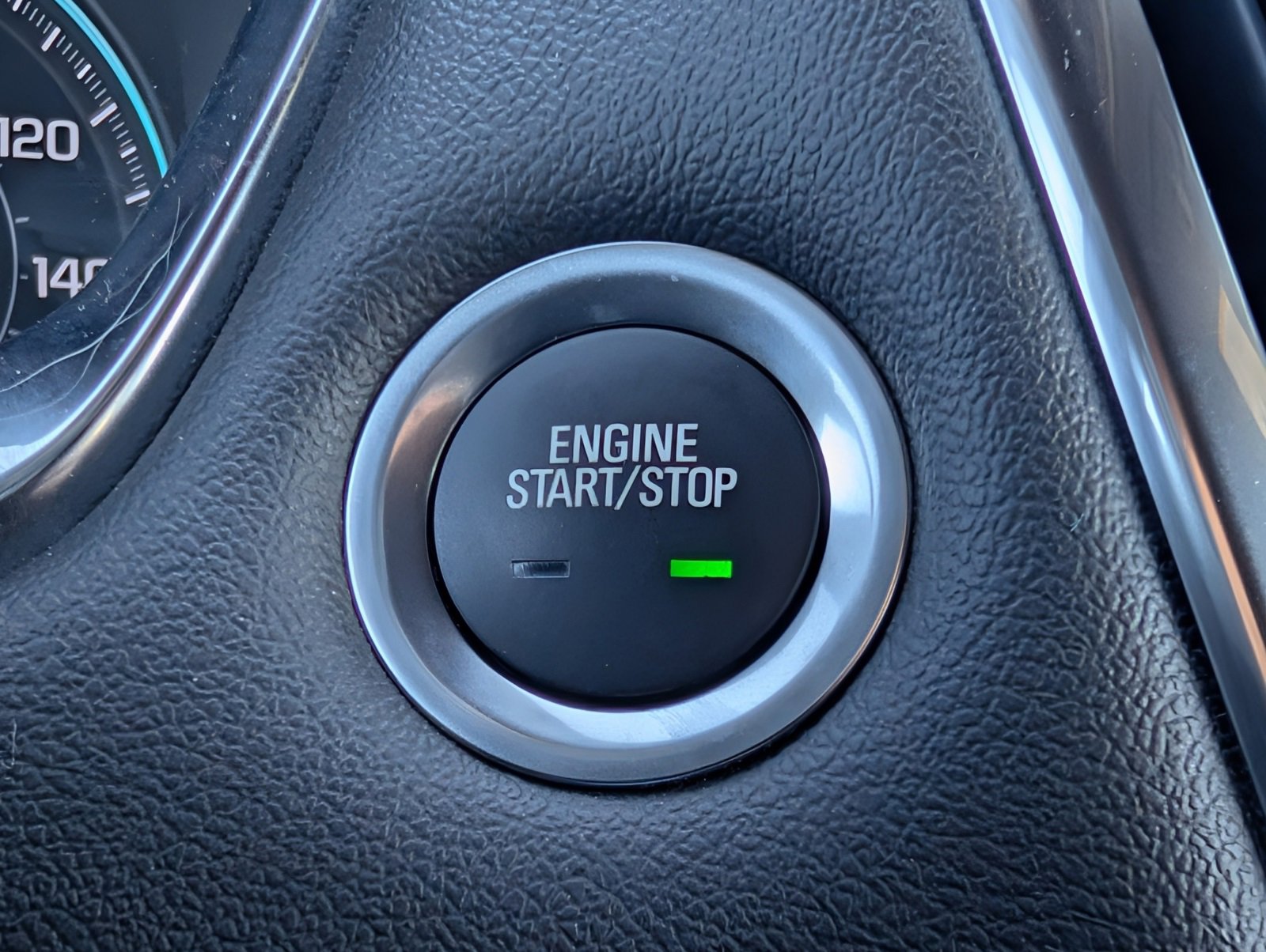 Used 2023 Chevrolet Traverse RS image 22