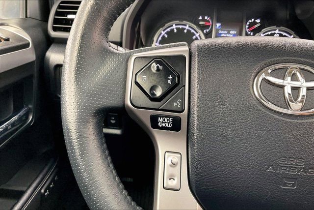 Used 2022 Toyota 4Runner Limited AWD/4WD image 21