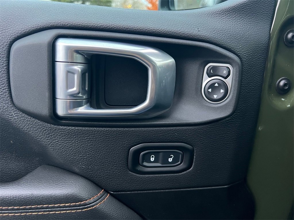 Used 2021 Jeep Gladiator Mojave w/ Uconnect 4C Nav & Sound Group image 19