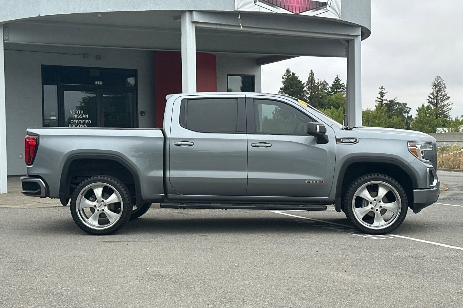 Used 2019 GMC Sierra 1500 AT4 w/ AT4 Premium Package image 3
