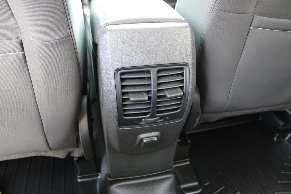 Used 2018 Ford Escape SE w/ SE Sync 3 Package AWD/4WD image 33