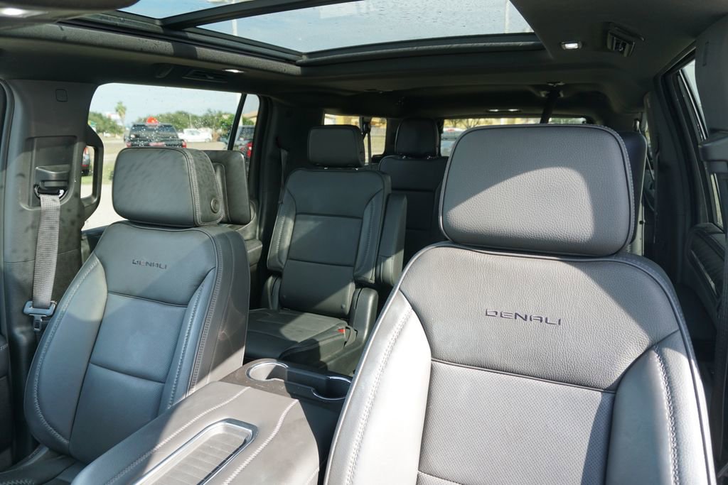Used 2023 GMC Yukon XL Denali w/ Advanced Technology Package image 21