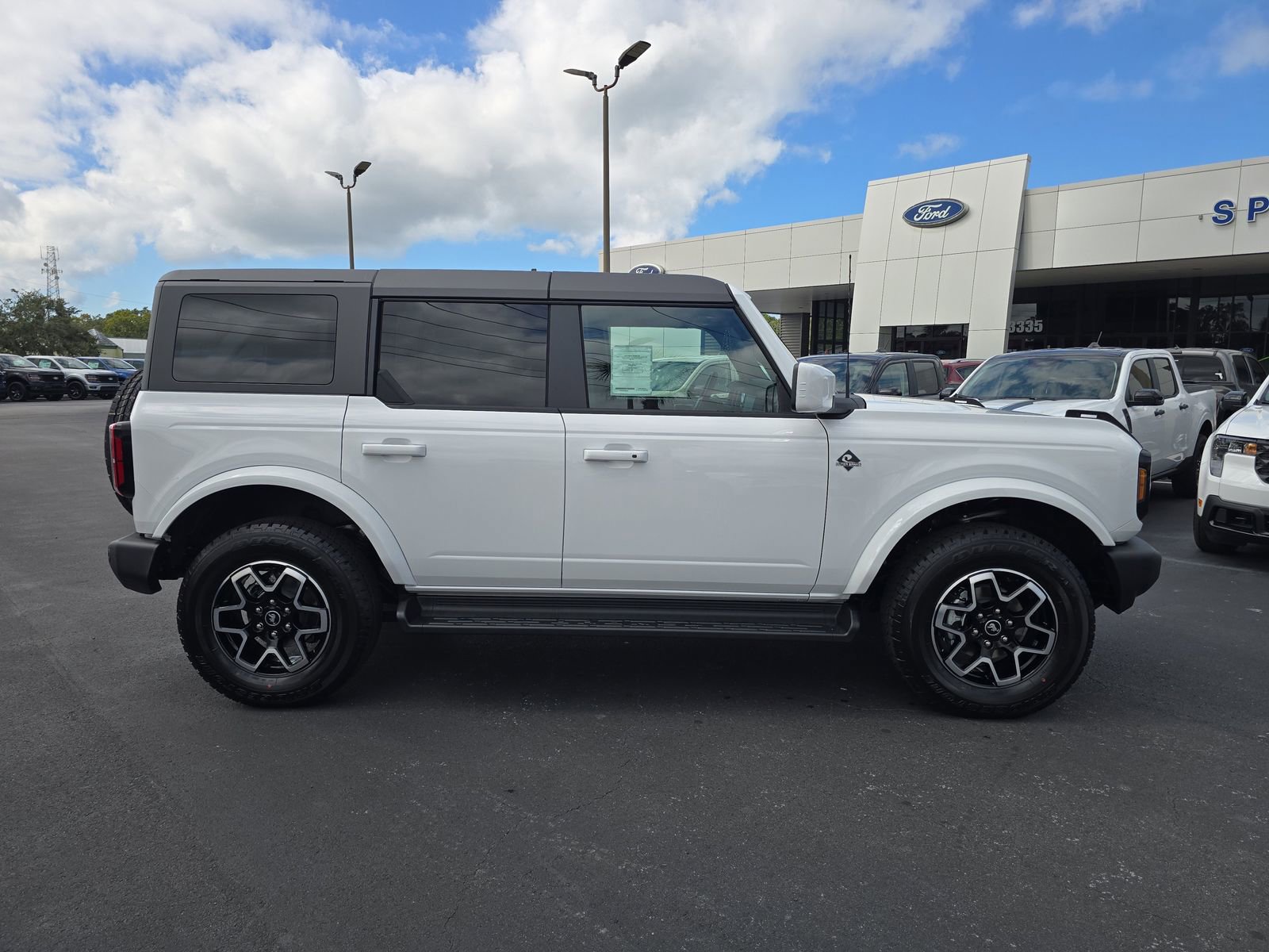 New 2025 Ford Bronco Outer Banks image 3