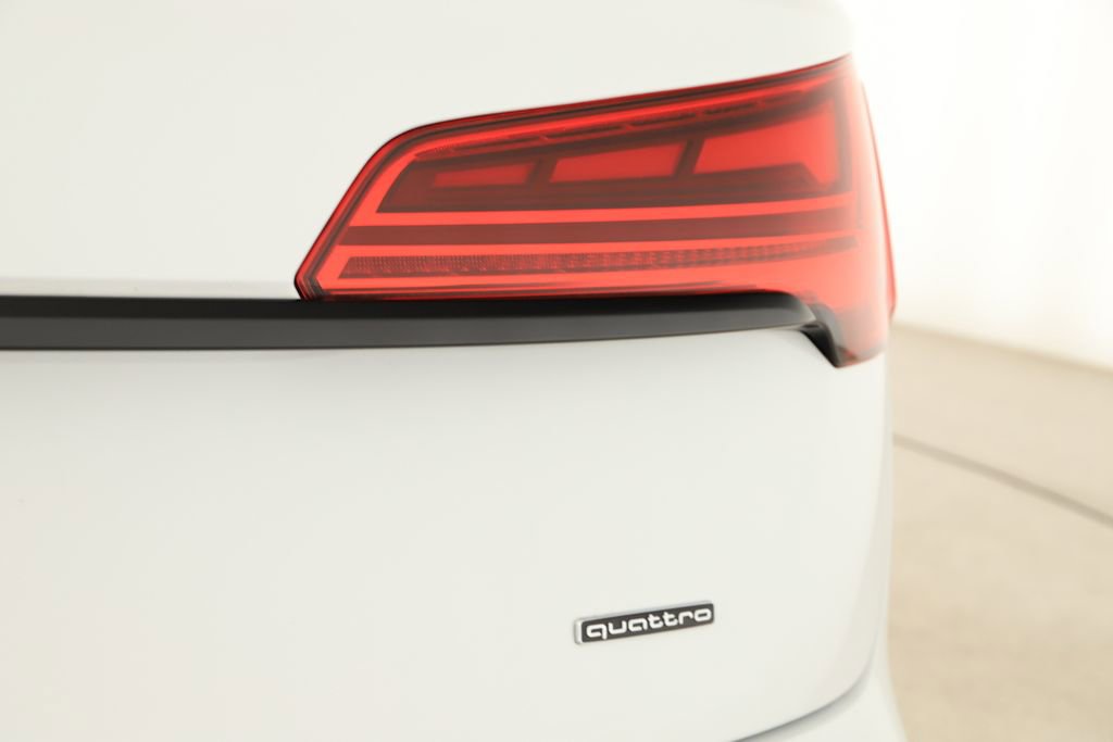 Certified 2025 Audi Q5 e Premium Plus w/ Premium Plus Package image 30
