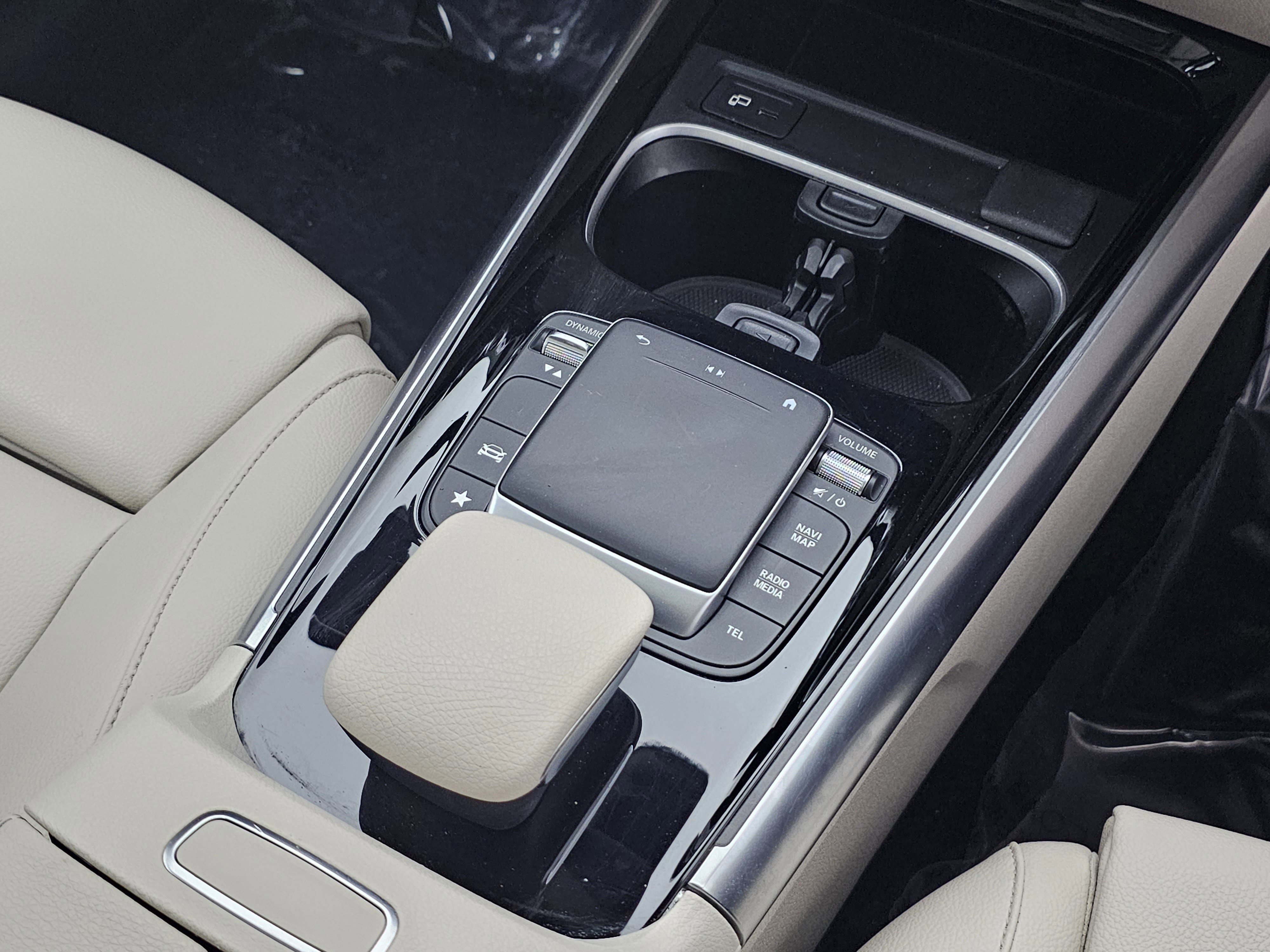 Certified 2022 Mercedes-Benz GLA 250 4MATIC image 34