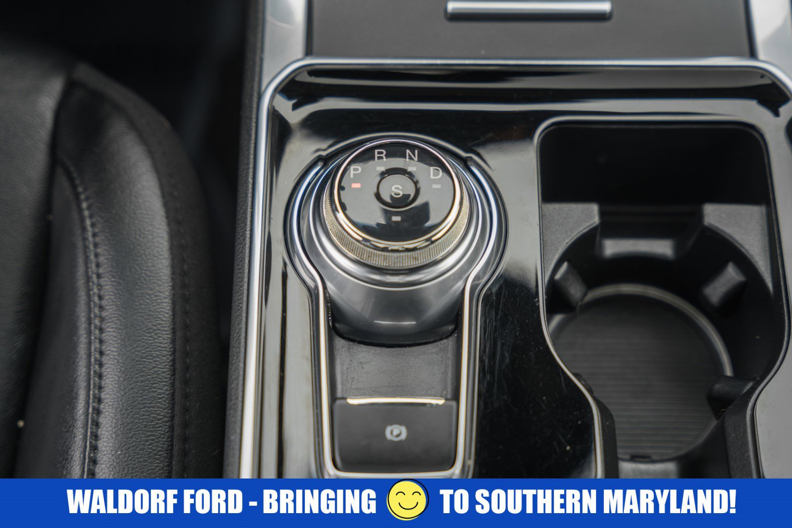 Certified 2020 Ford Edge Titanium w/ Cargo Accessory Package image 28