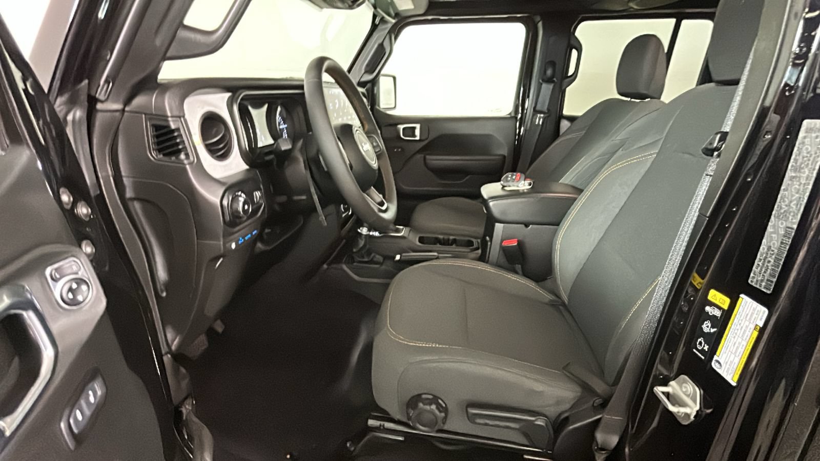 Used 2024 Jeep Wrangler Unlimited w/ Convenience Group AWD/4WD image 13