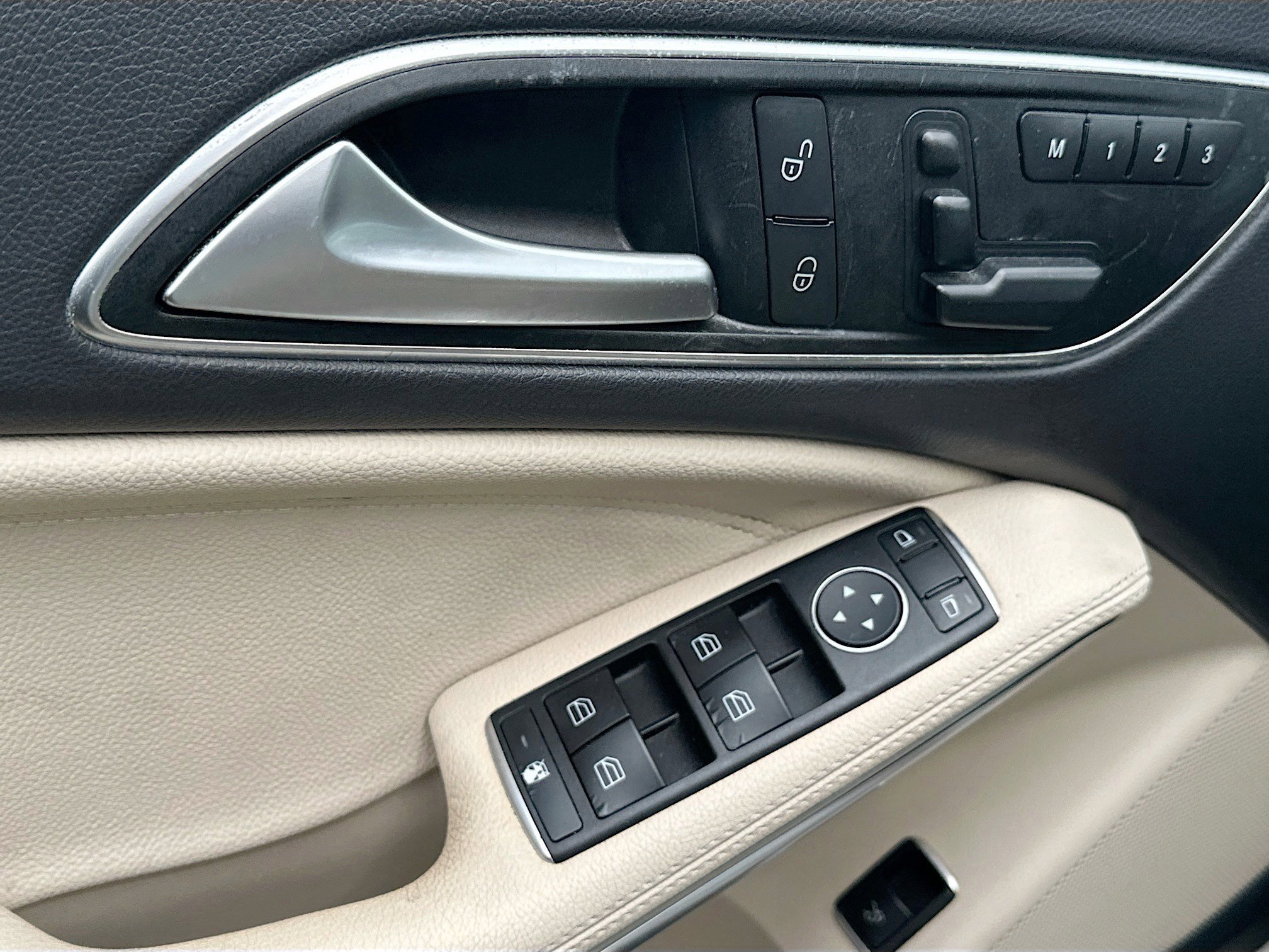 Used 2015 Mercedes-Benz CLA 250 image 7