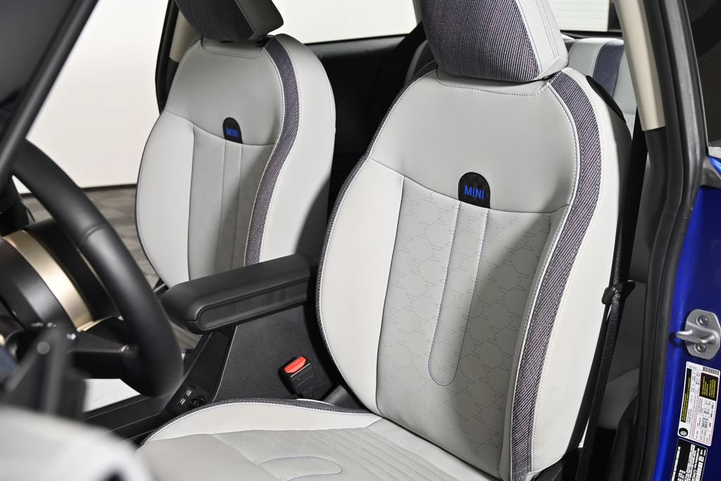 Certified 2025 MINI Cooper S FWD image 25