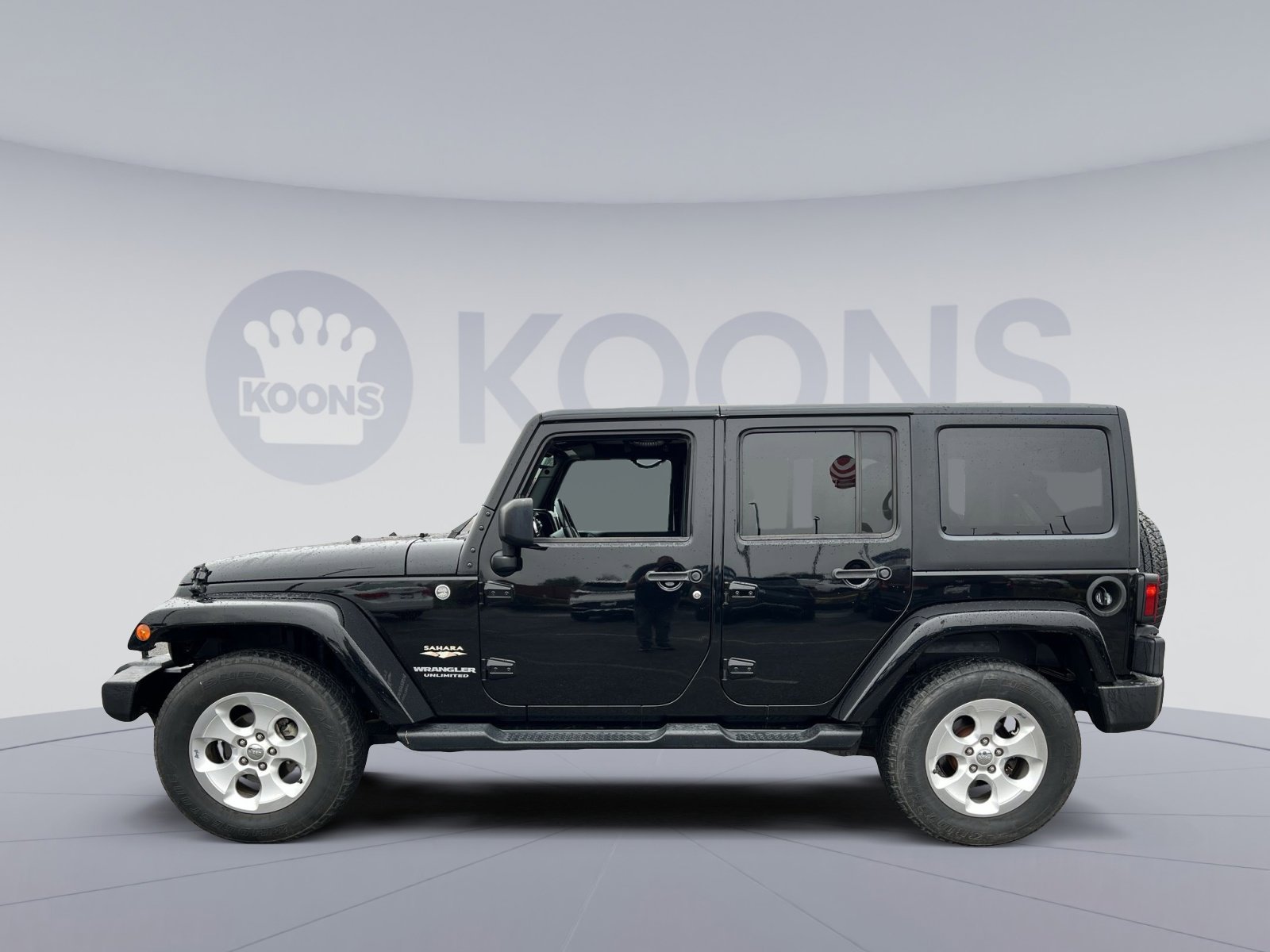 Used 2015 Jeep Wrangler Unlimited Sahara w/ Connectivity Group image 2