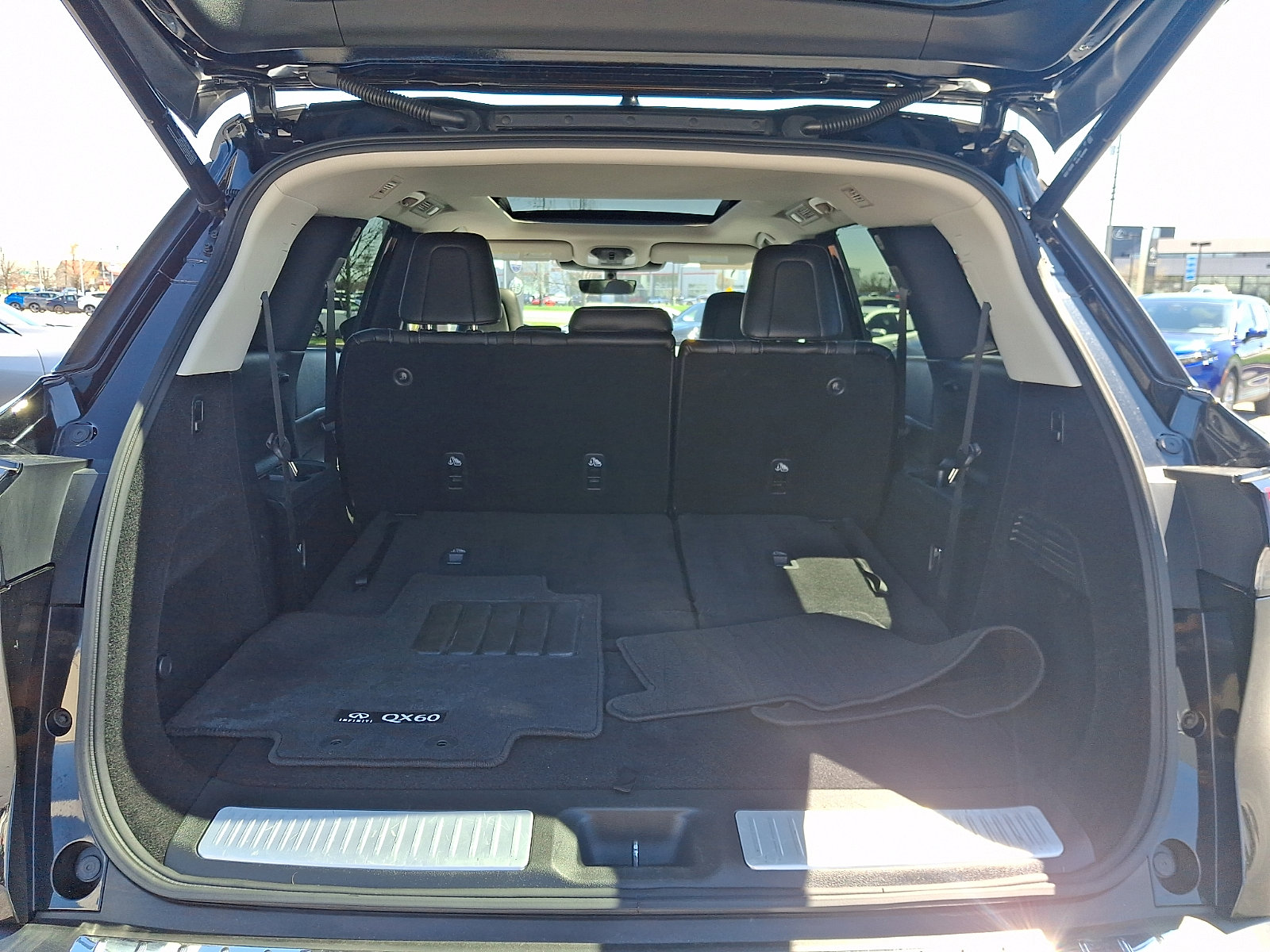 Certified 2023 INFINITI QX60 Luxe w/ Cargo Package AWD/4WD image 28