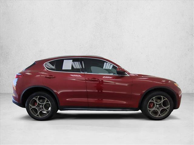 Used 2018 Alfa Romeo Stelvio Ti AWD/4WD image 4