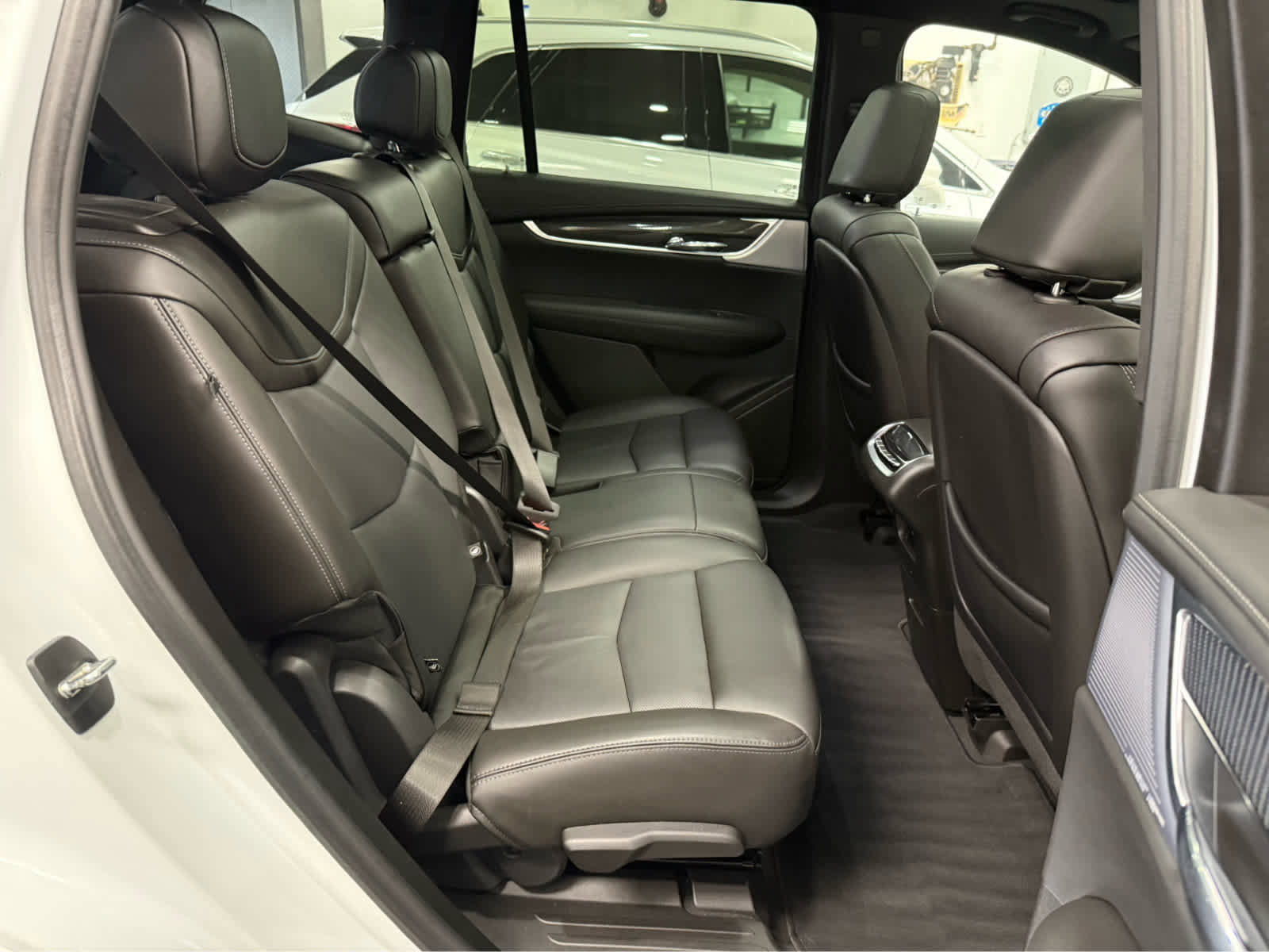 Used 2023 Cadillac XT6 Sport w/ Technology Package image 28