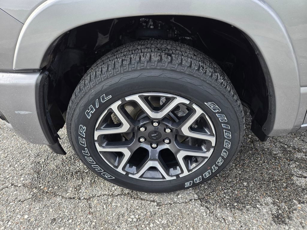 Used 2025 RAM 1500 Laramie w/ Sport Appearance Package AWD/4WD image 12