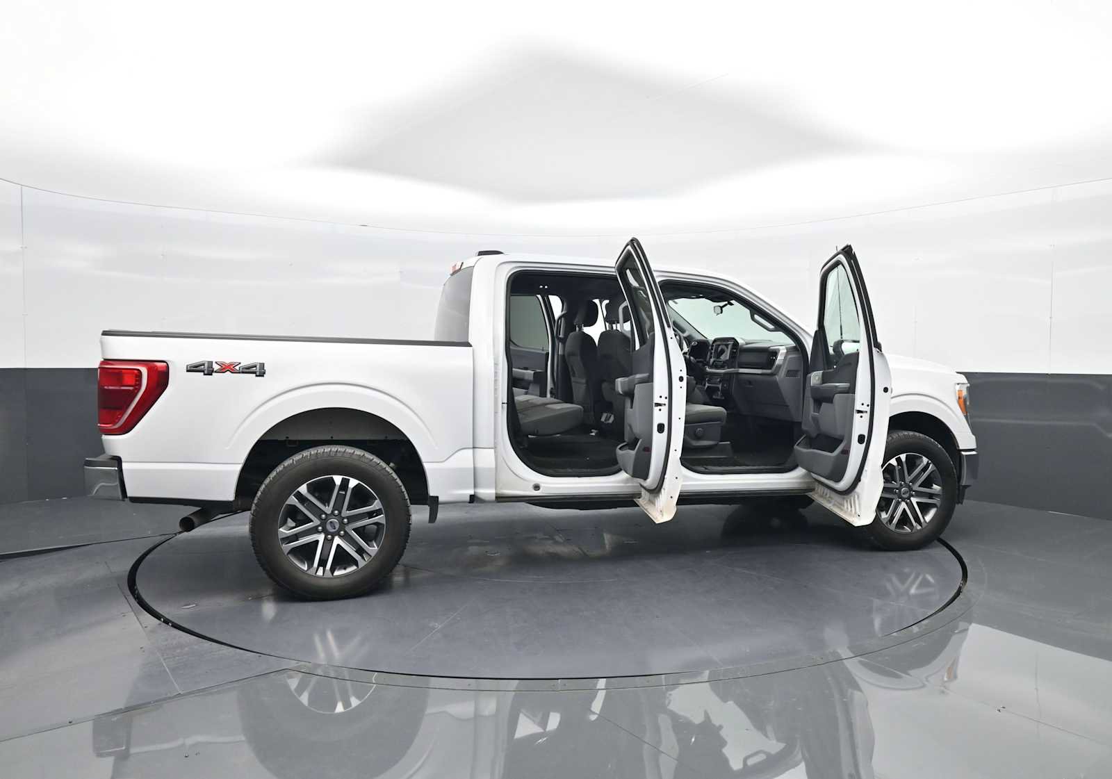 Used 2022 Ford F150 XLT image 40