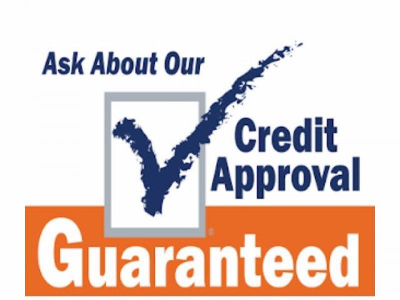 Used 2022 Ford Explorer XLT w/ Equipment Group 202A image 18