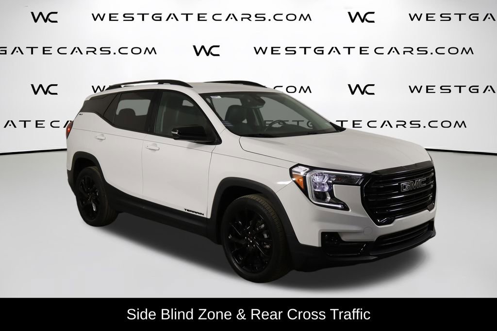 Used 2023 GMC Terrain SLT w/ Elevation Edition image 4