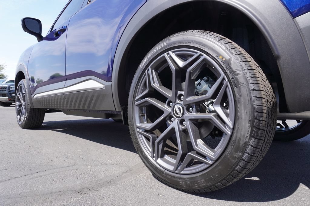 Certified 2025 Nissan Kicks SR FWD image 6