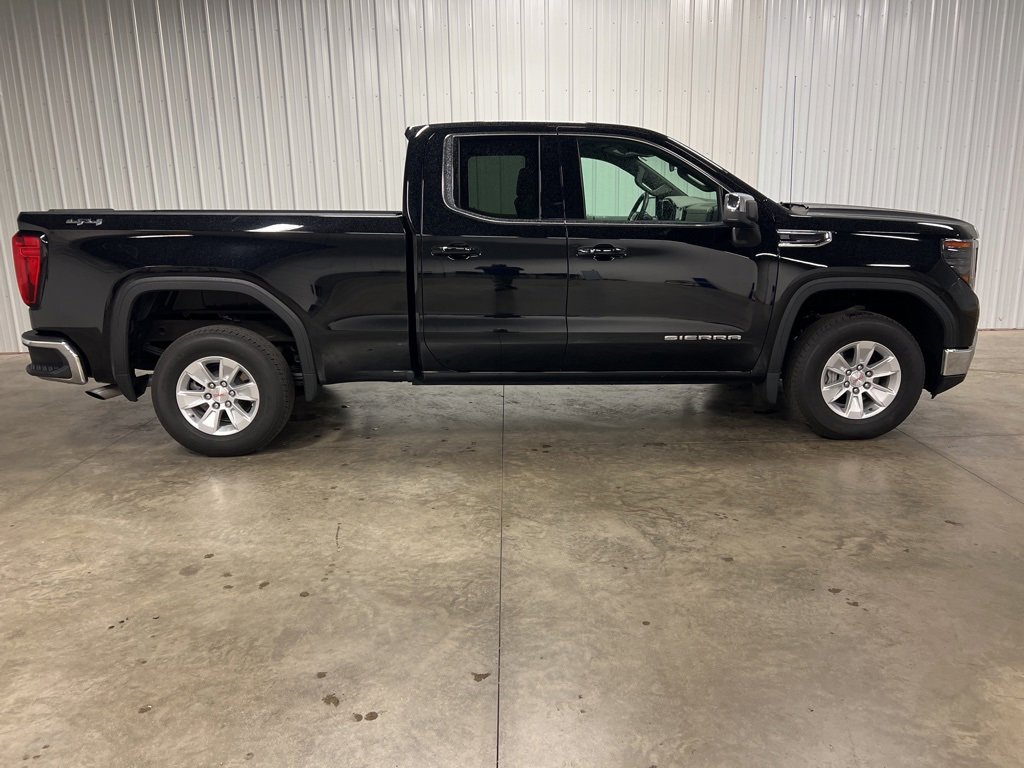 Certified 2023 GMC Sierra 1500 SLE image 2